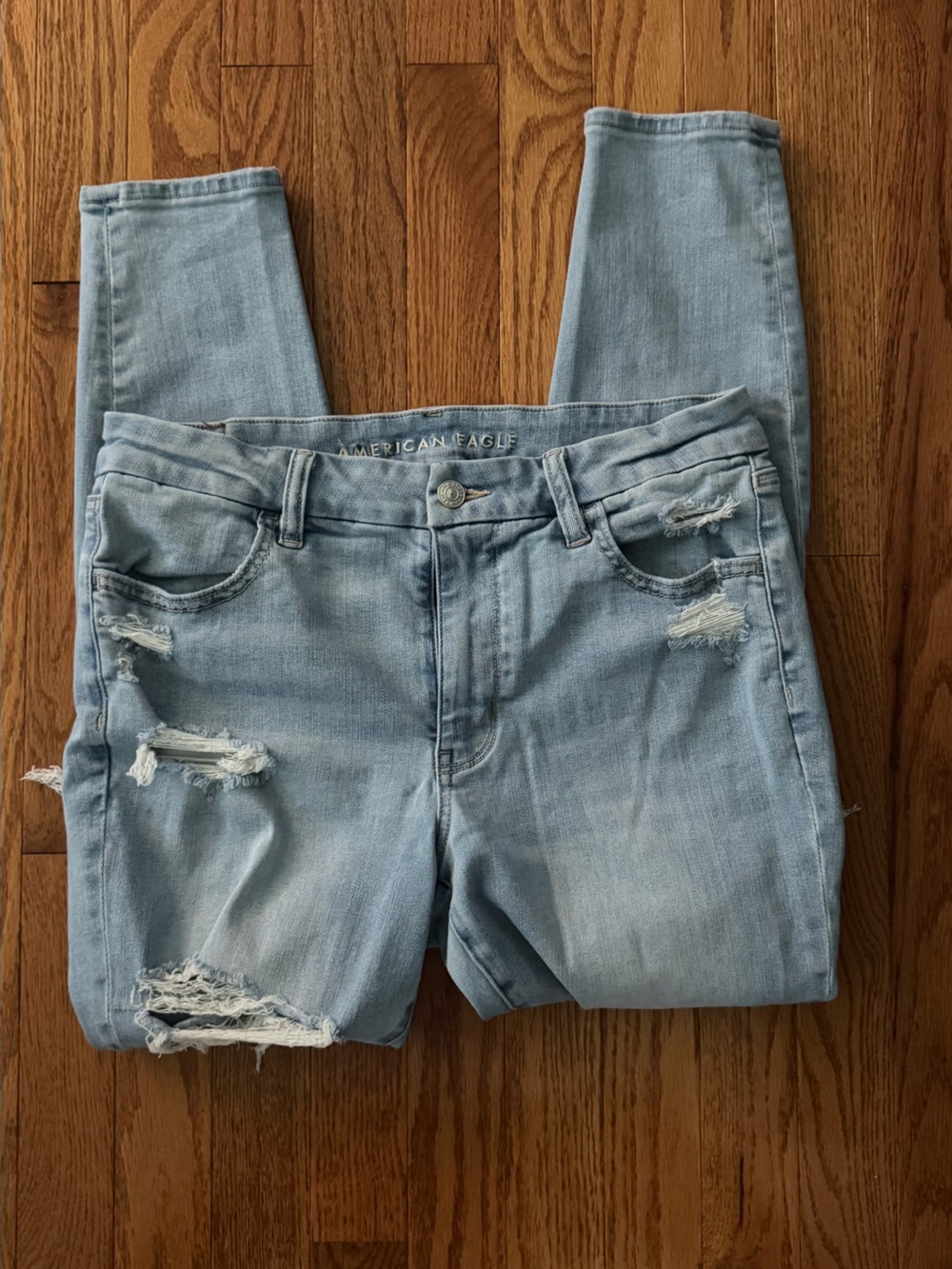 American Eagle Outfitters Light Wash Ripped Skinny Jeans